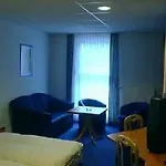 Boardinghouse Burgpark Hotel 2*