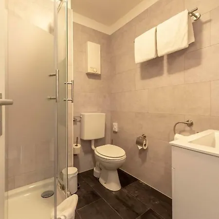 Boardinghouse Burgpark מלון 2*