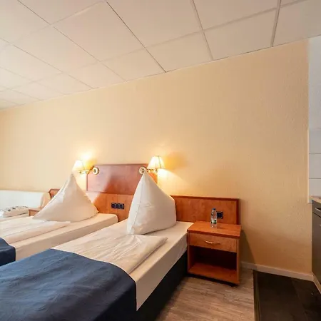 Boardinghouse Burgpark 2* הירט