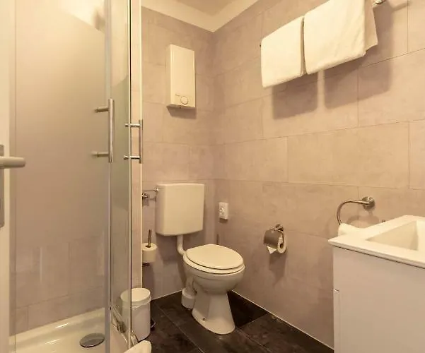 Boardinghouse Burgpark 호텔 2*