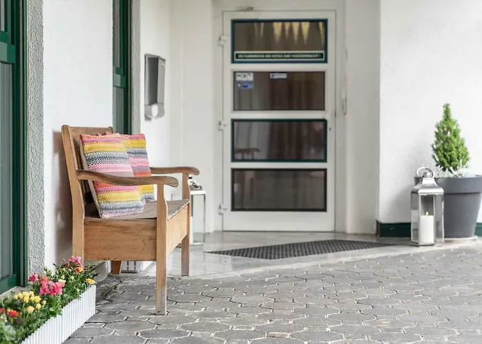 호텔 Boardinghouse Burgpark 2*